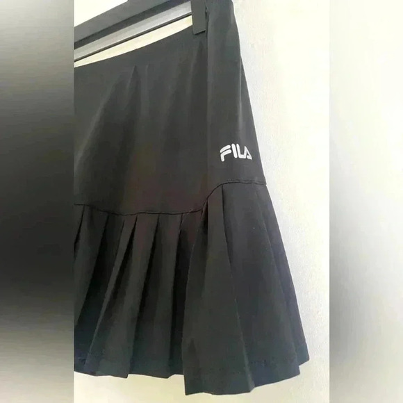 FILA Running Skirt - Picture 2 of 4